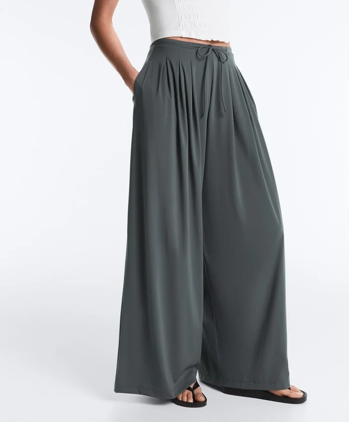 Pantaloni a gamba larga Light Touch con pinces Pantaloni a gamba larga Light Touch con pinces