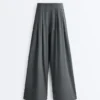 Pantaloni a gamba larga Light Touch con pinces Pantaloni a gamba larga Light Touch con pinces