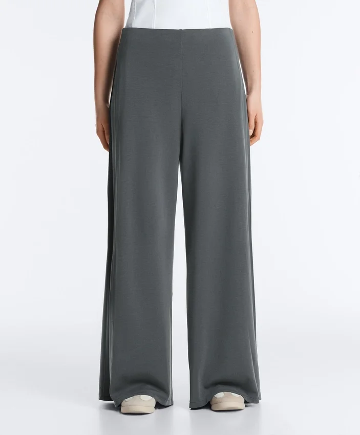 Pantaloni a gamba larga Soft Touch con piega laterale e in modal Pantaloni a gamba larga Soft Touch con piega laterale e in modal
