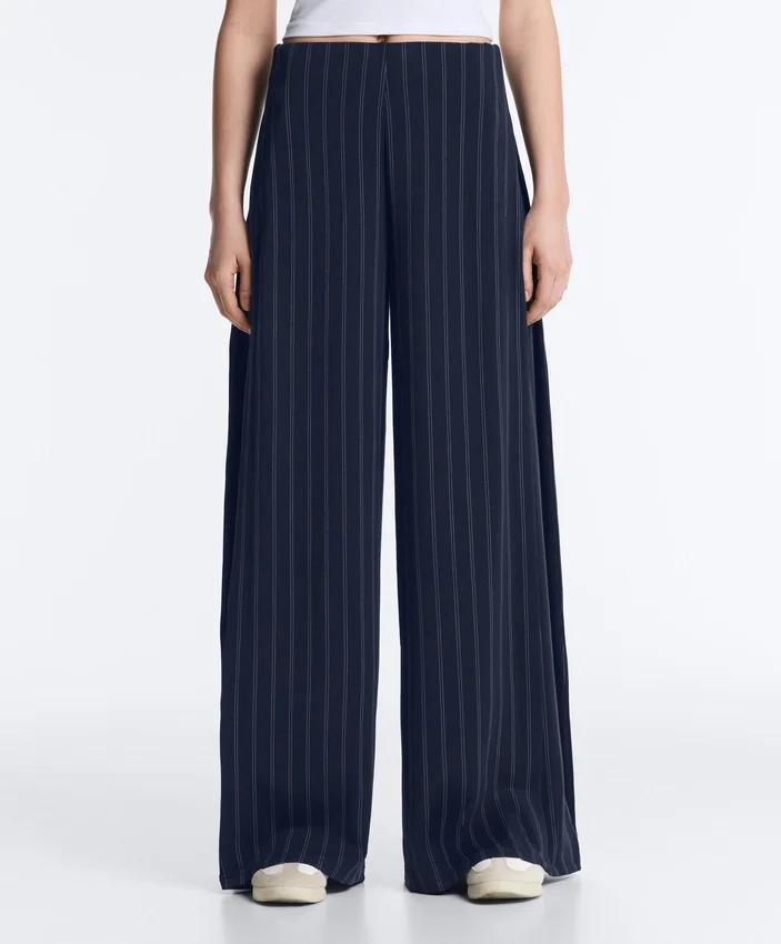 Pantaloni a gamba larga Soft Touch con piega laterale e in modal Pantaloni a gamba larga Soft Touch con piega laterale e in modal