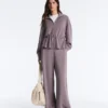 Giacca in modal Soft Touch con vita regolabile e collo alto Giacca in modal Soft Touch con vita regolabile e collo alto