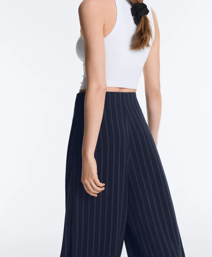 Pantaloni a gamba larga Soft Touch con piega laterale e in modal Pantaloni a gamba larga Soft Touch con piega laterale e in modal