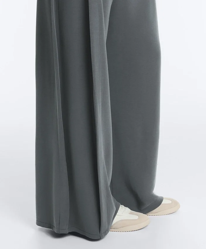 Pantaloni a gamba larga Soft Touch con piega laterale e in modal Pantaloni a gamba larga Soft Touch con piega laterale e in modal