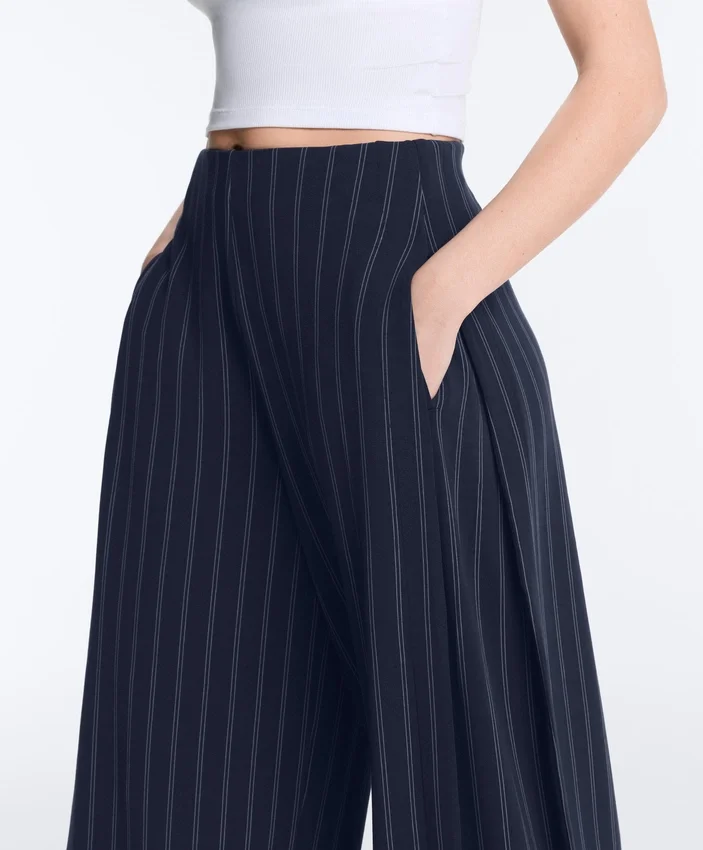 Pantaloni a gamba larga Soft Touch con piega laterale e in modal Pantaloni a gamba larga Soft Touch con piega laterale e in modal