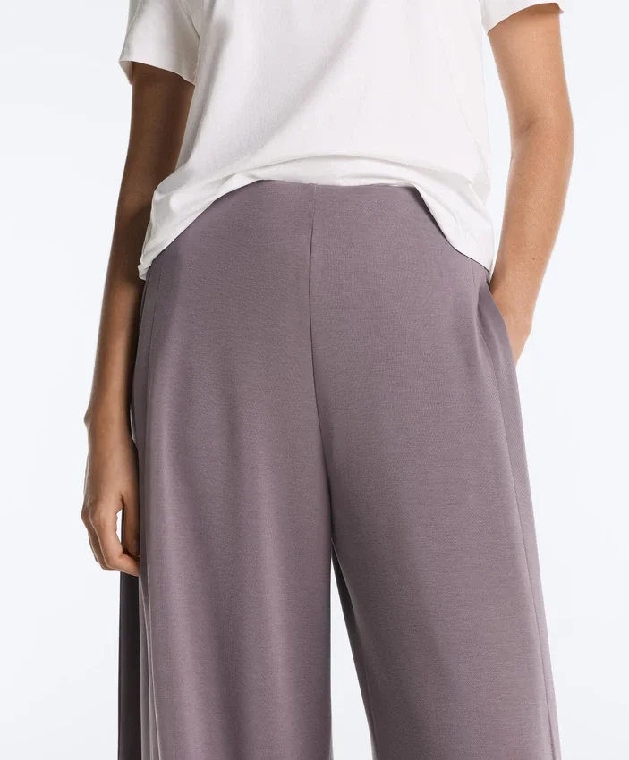 Pantaloni a gamba larga Soft Touch con piega laterale e in modal Pantaloni a gamba larga Soft Touch con piega laterale e in modal