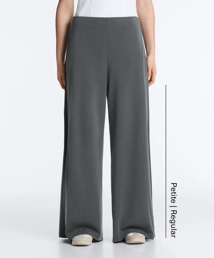 Pantaloni a gamba larga Soft Touch con piega laterale e in modal Pantaloni a gamba larga Soft Touch con piega laterale e in modal