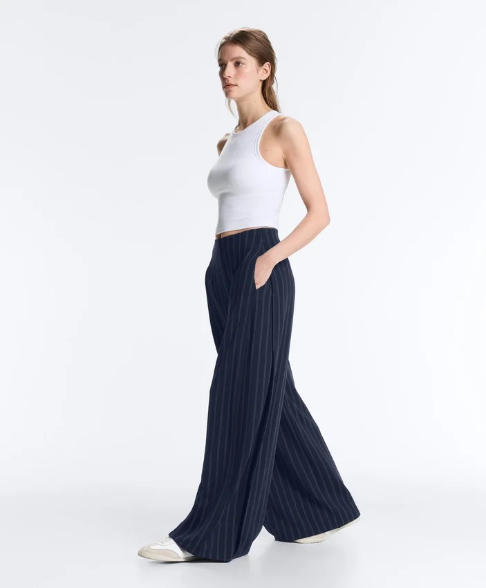 Pantaloni a gamba larga Soft Touch con piega laterale e in modal Pantaloni a gamba larga Soft Touch con piega laterale e in modal