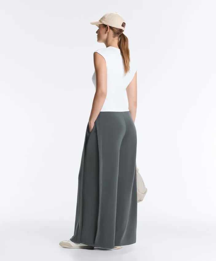 Pantaloni a gamba larga Soft Touch con piega laterale e in modal Pantaloni a gamba larga Soft Touch con piega laterale e in modal