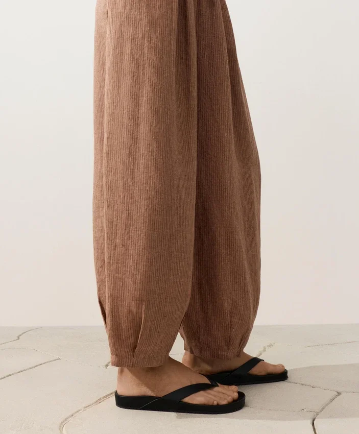 Pantaloni a palloncino a righe in 100% lino Pantaloni a palloncino a righe in 100% lino
