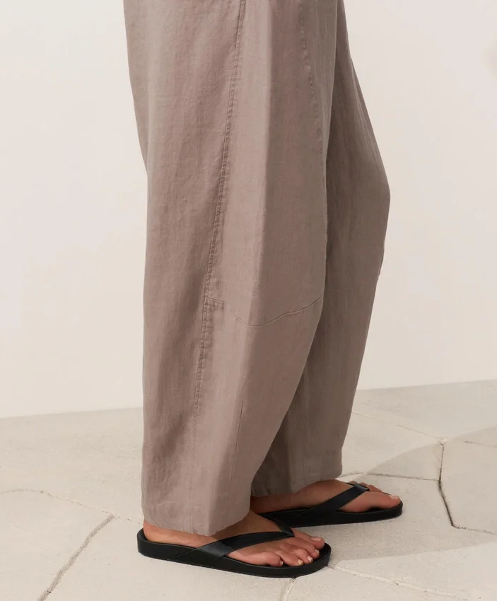 Pantaloni a palloncino in 100% lino Pantaloni a palloncino in 100% lino