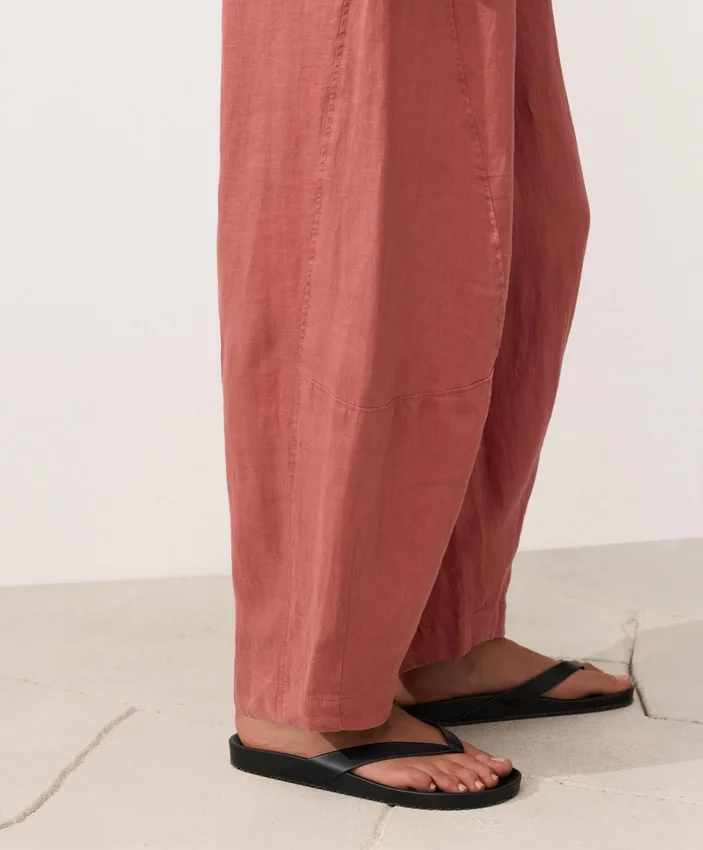 Pantaloni a palloncino in 100% lino Pantaloni a palloncino in 100% lino