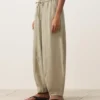 Pantaloni a palloncino in misto lyocell e 24% lino con cuciture Pantaloni a palloncino in misto lyocell e 24% lino con cuciture