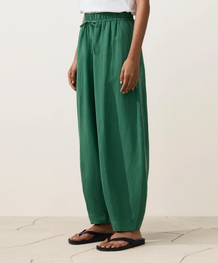 Pantaloni a palloncino in misto lyocell e 24% lino con cuciture Pantaloni a palloncino in misto lyocell e 24% lino con cuciture
