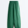 Pantaloni a palloncino in misto lyocell e 24% lino con cuciture Pantaloni a palloncino in misto lyocell e 24% lino con cuciture