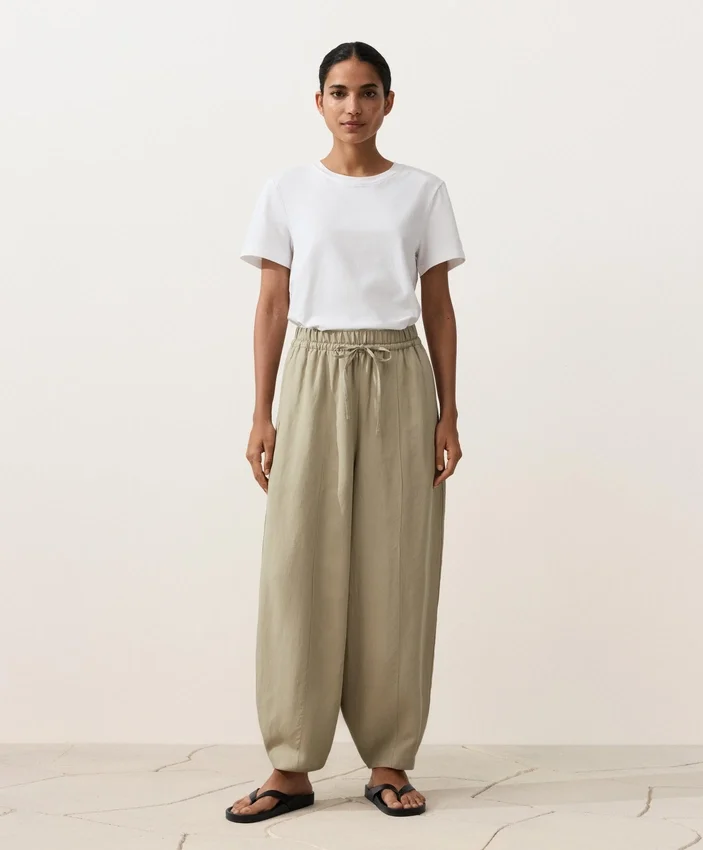 Pantaloni a palloncino in misto lyocell e 24% lino con cuciture Pantaloni a palloncino in misto lyocell e 24% lino con cuciture