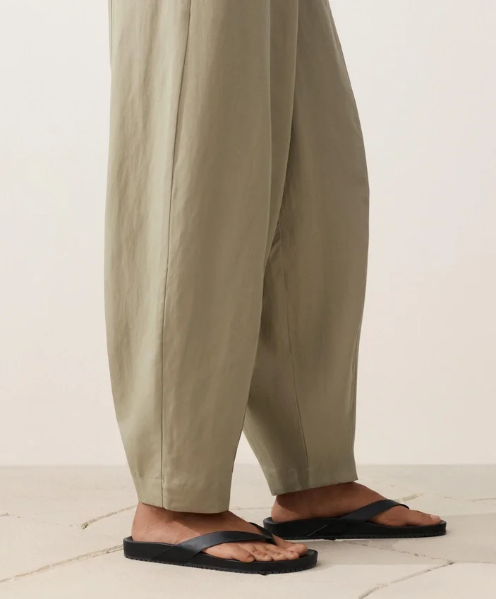 Pantaloni a palloncino in misto lyocell e 24% lino con cuciture Pantaloni a palloncino in misto lyocell e 24% lino con cuciture