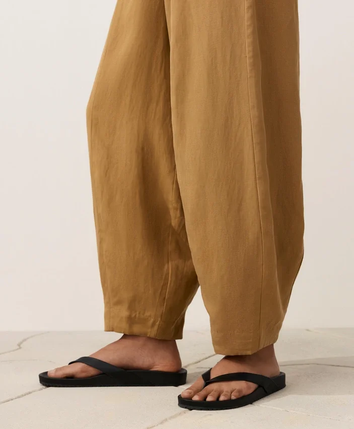 Pantaloni a palloncino in misto lyocell e 24% lino con cuciture Pantaloni a palloncino in misto lyocell e 24% lino con cuciture