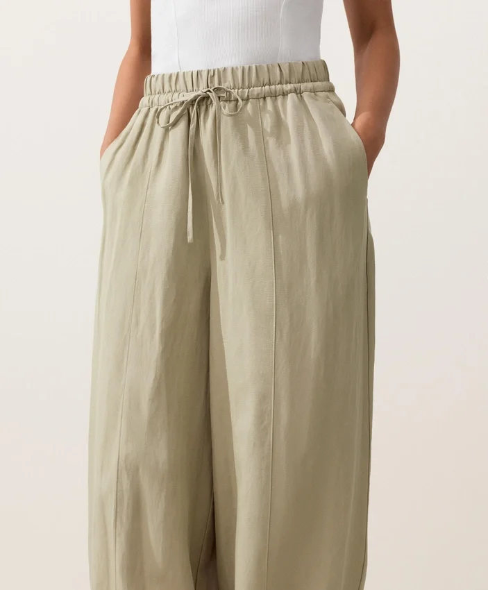 Pantaloni a palloncino in misto lyocell e 24% lino con cuciture Pantaloni a palloncino in misto lyocell e 24% lino con cuciture