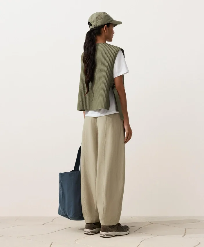 Pantaloni a palloncino in misto lyocell e 24% lino con cuciture Pantaloni a palloncino in misto lyocell e 24% lino con cuciture
