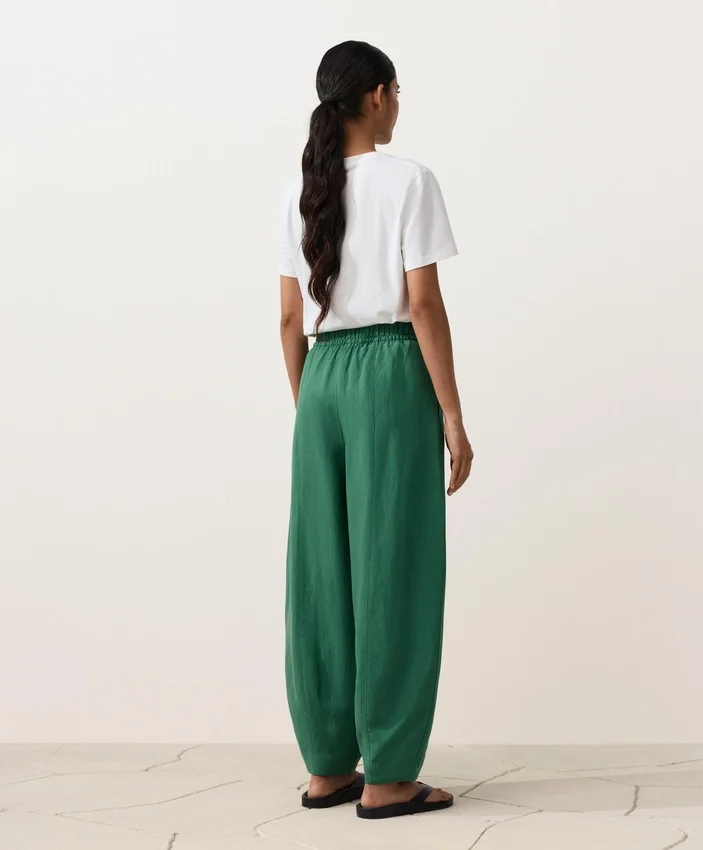 Pantaloni a palloncino in misto lyocell e 24% lino con cuciture Pantaloni a palloncino in misto lyocell e 24% lino con cuciture