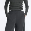 Pantaloni a righe asimmetriche in modal Pantaloni a righe asimmetriche in modal
