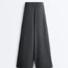 Pantaloni a righe asimmetriche in modal Pantaloni a righe asimmetriche in modal