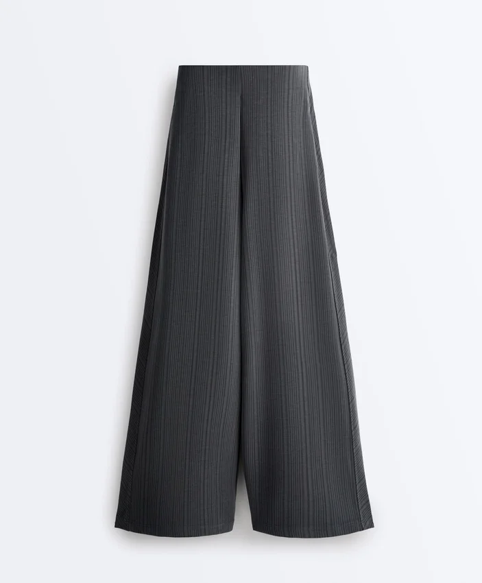 Pantaloni a righe asimmetriche in modal Pantaloni a righe asimmetriche in modal