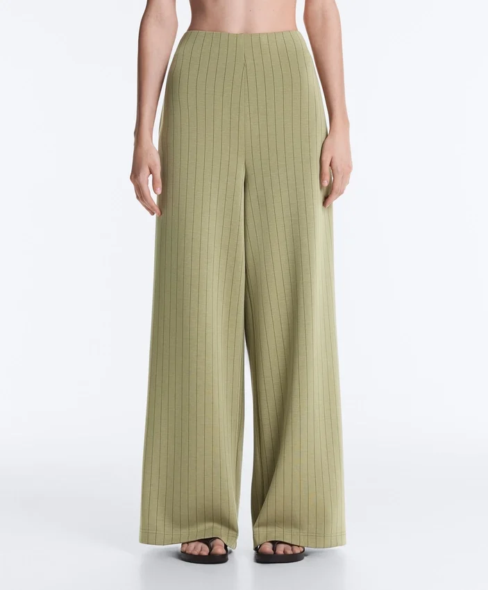 Pantaloni a vita alta a gamba larga con gessato Soft Touch al tatto Pantaloni a vita alta a gamba larga con gessato Soft Touch al tatto