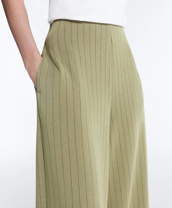 Pantaloni a vita alta a gamba larga con gessato Soft Touch al tatto Pantaloni a vita alta a gamba larga con gessato Soft Touch al tatto