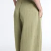 Pantaloni a vita alta a gamba larga con gessato Soft Touch al tatto Pantaloni a vita alta a gamba larga con gessato Soft Touch al tatto