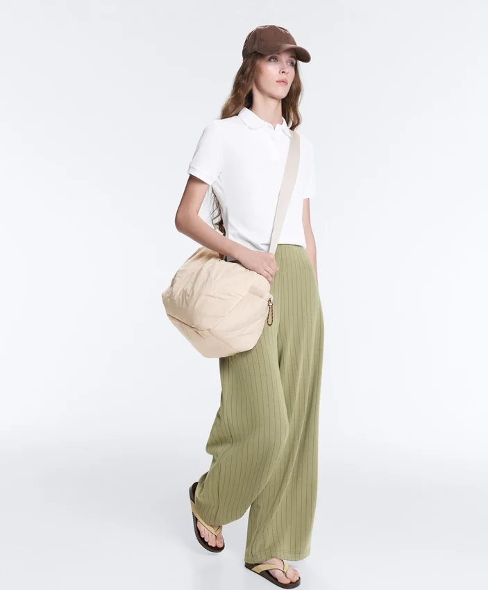 Pantaloni a vita alta a gamba larga con gessato Soft Touch al tatto Pantaloni a vita alta a gamba larga con gessato Soft Touch al tatto