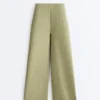 Pantaloni a vita alta a gamba larga con gessato Soft Touch al tatto Pantaloni a vita alta a gamba larga con gessato Soft Touch al tatto
