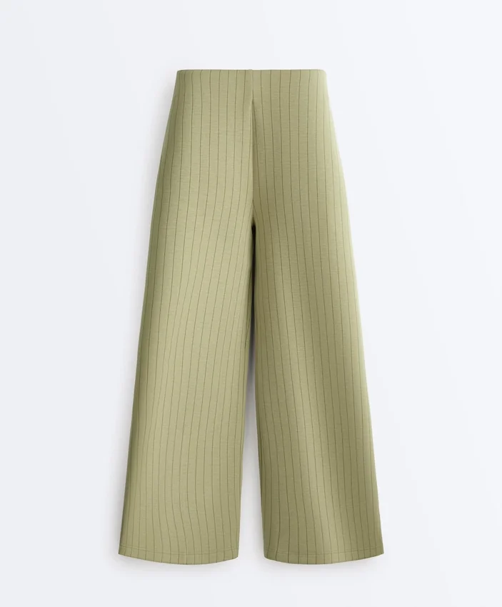 Pantaloni a vita alta a gamba larga con gessato Soft Touch al tatto Pantaloni a vita alta a gamba larga con gessato Soft Touch al tatto