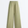 Pantaloni a vita alta a gamba larga con gessato Soft Touch al tatto Pantaloni a vita alta a gamba larga con gessato Soft Touch al tatto