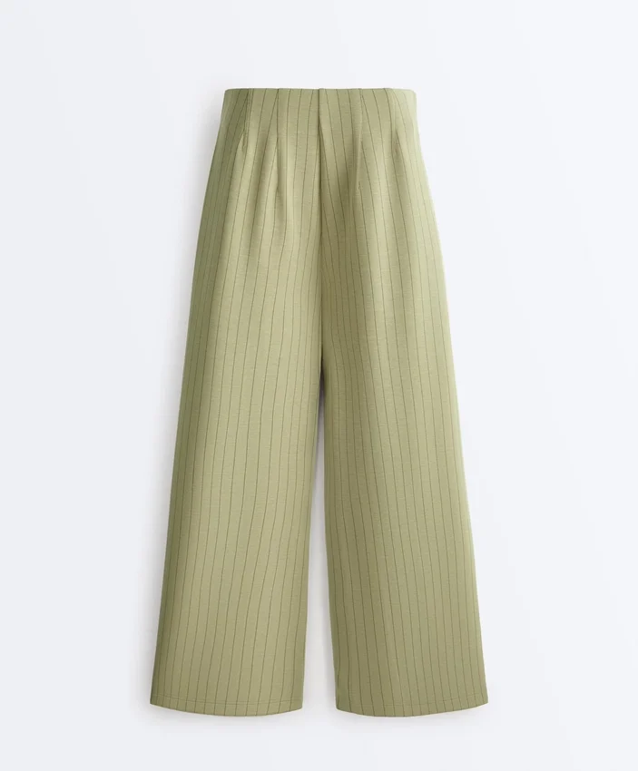 Pantaloni a vita alta a gamba larga con gessato Soft Touch al tatto Pantaloni a vita alta a gamba larga con gessato Soft Touch al tatto