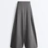 Pantaloni a vita alta e gamba larga in cotone piqué Pantaloni a vita alta e gamba larga in cotone piqué