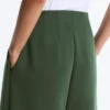 Pantaloni a vita alta in twill a gamba larga con pieghe Pantaloni a vita alta in twill a gamba larga con pieghe