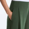 Pantaloni a vita alta in twill a gamba larga con pieghe Pantaloni a vita alta in twill a gamba larga con pieghe