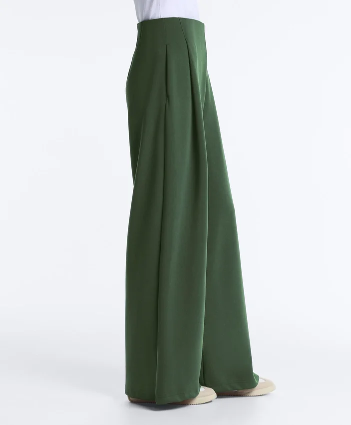 Pantaloni a vita alta in twill a gamba larga con pieghe Pantaloni a vita alta in twill a gamba larga con pieghe