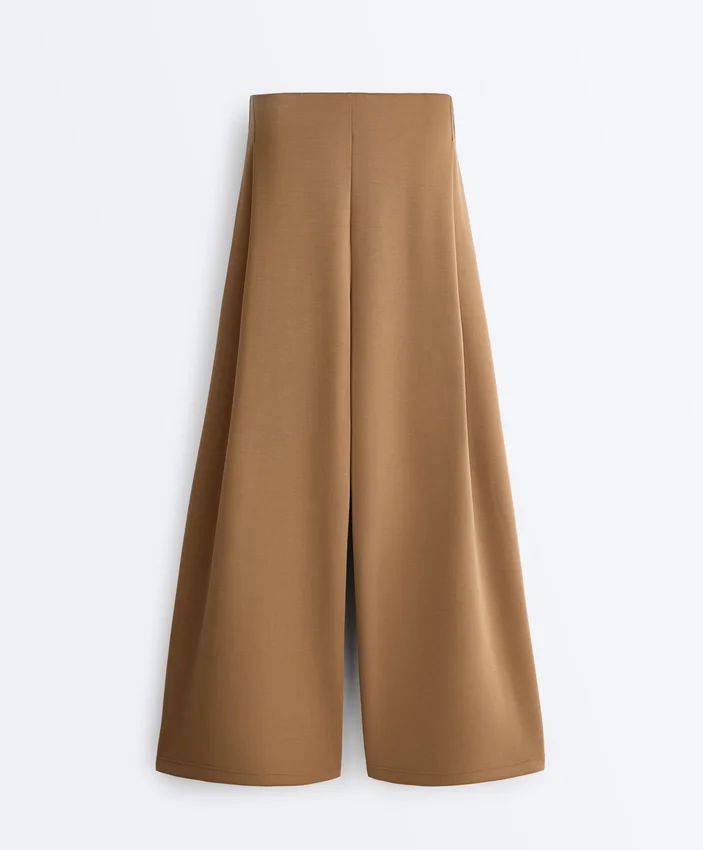 Pantaloni a vita alta in twill a gamba larga con pieghe Pantaloni a vita alta in twill a gamba larga con pieghe