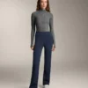 Pantaloni a vita alta, larghi e caldi, con tasche Pantaloni a vita alta, larghi e caldi, con tasche