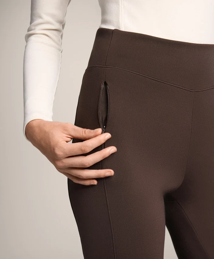 Pantaloni a vita alta, larghi e caldi, con tasche Pantaloni a vita alta, larghi e caldi, con tasche