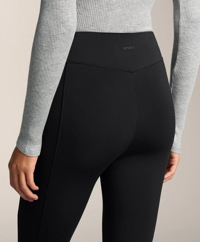 Pantaloni a vita alta, larghi e caldi, con tasche Pantaloni a vita alta, larghi e caldi, con tasche