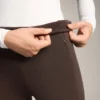 Pantaloni a vita alta, larghi e caldi, con tasche Pantaloni a vita alta, larghi e caldi, con tasche