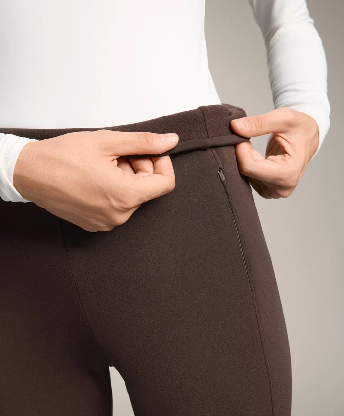 Pantaloni a vita alta, larghi e caldi, con tasche Pantaloni a vita alta, larghi e caldi, con tasche