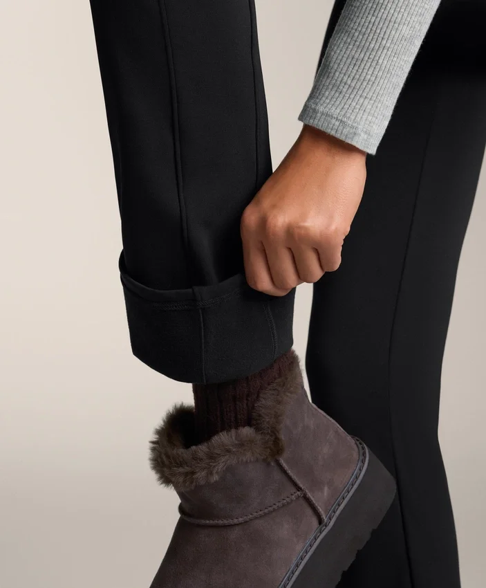 Pantaloni a vita alta, larghi e caldi, con tasche Pantaloni a vita alta, larghi e caldi, con tasche