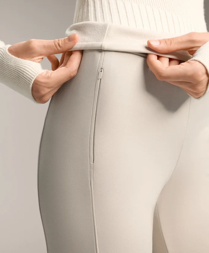 Pantaloni a vita alta, larghi e caldi, con tasche Pantaloni a vita alta, larghi e caldi, con tasche