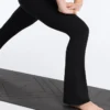 Pantaloni a zampa a vita alta Evermove Pantaloni a zampa a vita alta Evermove