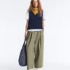 Pantaloni affusolati a pieghe in 100% cotone Pantaloni affusolati a pieghe in 100% cotone
