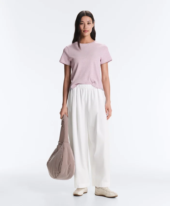 Pantaloni affusolati a pieghe in 100% cotone Pantaloni affusolati a pieghe in 100% cotone
